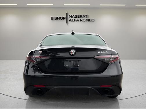 Vulcano Black Metallic 2024 Alfa Romeo Giulia Veloce