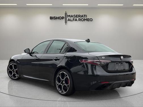 Vulcano Black Metallic 2024 Alfa Romeo Giulia Veloce