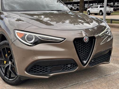 Imola Titanium Metallic 2019 Alfa Romeo Stelvio Base
