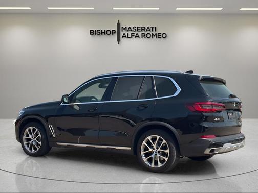 Jet Black 2023 BMW X5 xDrive40i