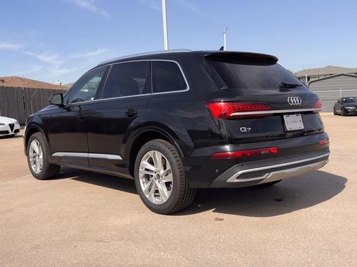 2024 Audi Q7 55 Premium Plus