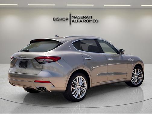 Grigio Metallic 2022 Maserati Levante GT