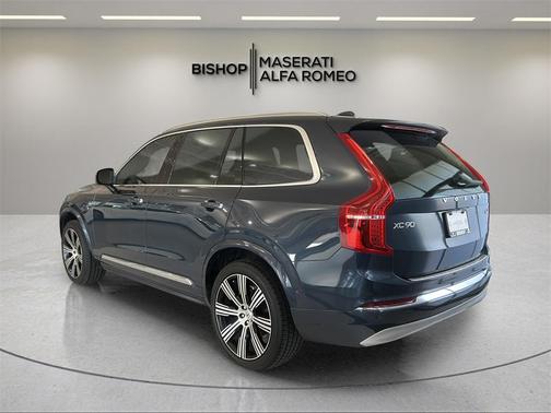 2022 Volvo XC90 T6 Inscription 7 Passenger