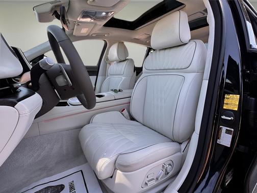 Vik Black 2025 Genesis G90 3.5T e-SC