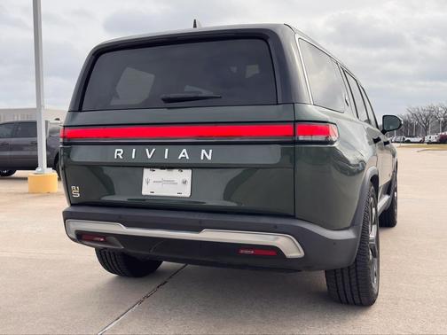 2023 Rivian R1S Adventure Quad Motor Large Pack