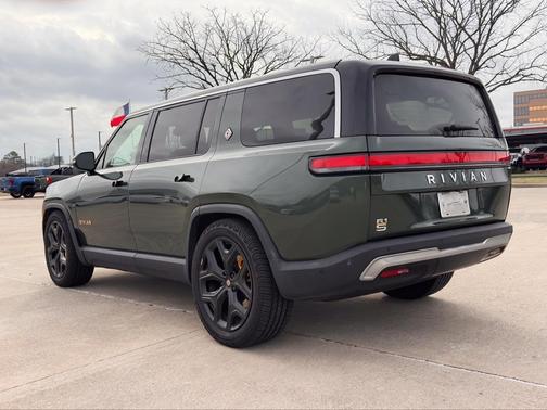 2023 Rivian R1S Adventure Quad Motor Large Pack