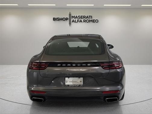 2018 Porsche Panamera 4