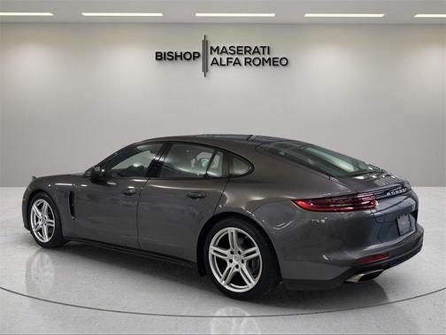 2018 Porsche Panamera 4