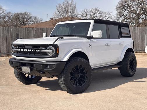 2023 Ford Bronco Outer Banks