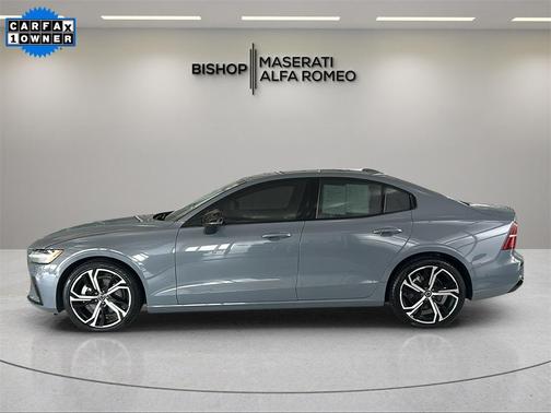 2024 Volvo S60 B5 Plus Dark Theme