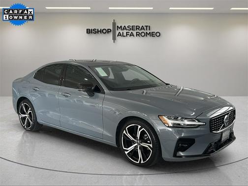 2024 Volvo S60 B5 Plus Dark Theme