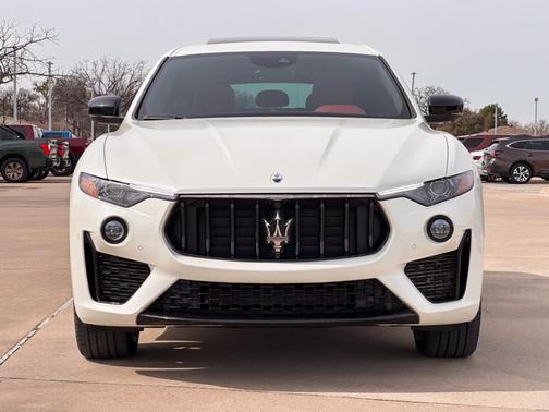 2022 Maserati Levante Modena