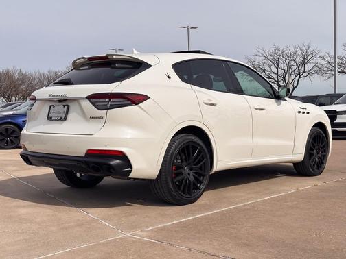 2022 Maserati Levante Modena