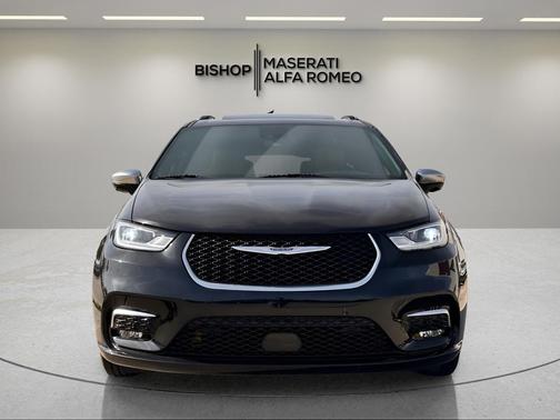 2025 Chrysler Pacifica Hybrid Pinnacle