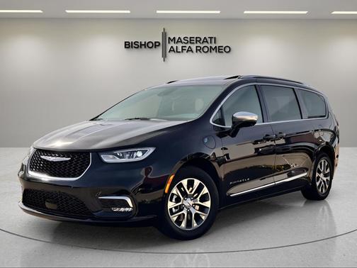 2025 Chrysler Pacifica Hybrid Pinnacle