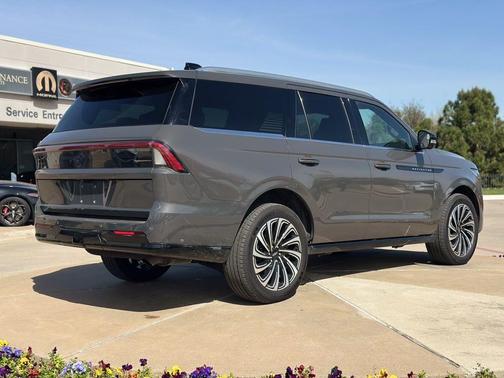 2025 Lincoln Navigator Black Label