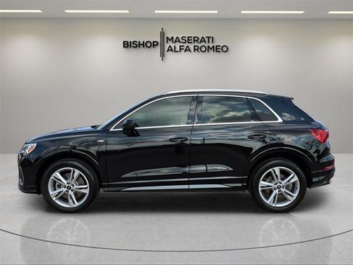 2022 Audi Q3 45 S line Premium