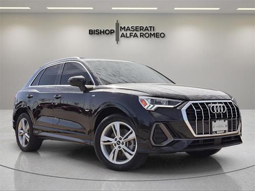 2022 Audi Q3 45 S line Premium