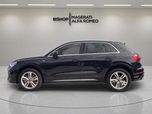 2022 Audi Q3 45 S line Premium