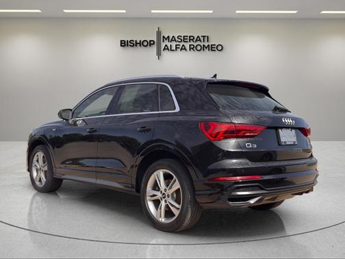 2022 Audi Q3 45 S line Premium