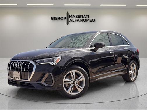 2022 Audi Q3 45 S line Premium