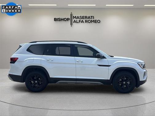 2024 Volkswagen Atlas 2.0T Peak Edition SEL