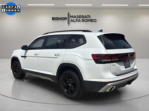 2024 Volkswagen Atlas 2.0T Peak Edition SEL