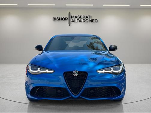 Misano Blue Metallic 2024 Alfa Romeo Giulia Veloce