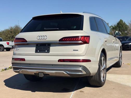 2021 Audi Q7 55 Premium Plus