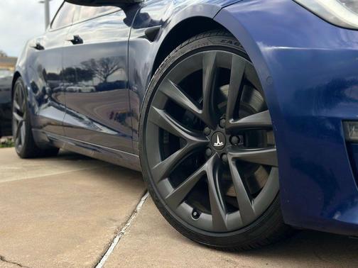 2022 Tesla Model S Base