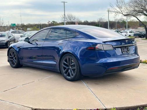 2022 Tesla Model S Base