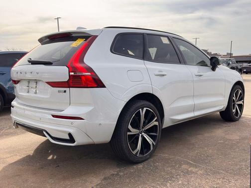 2025 Volvo XC60 B5 Ultra