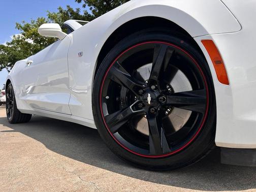 Summit White 2023 Chevrolet Camaro 2SS