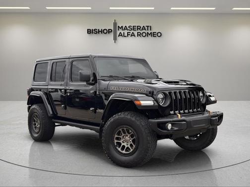 Black Clearcoat 2023 Jeep Wrangler Rubicon 392