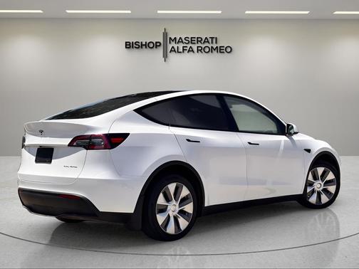 Pearl White Multi 2023 Tesla Model Y Long Range