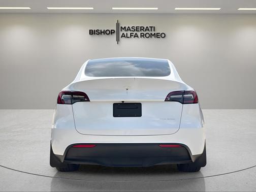 Pearl White Multi 2023 Tesla Model Y Long Range