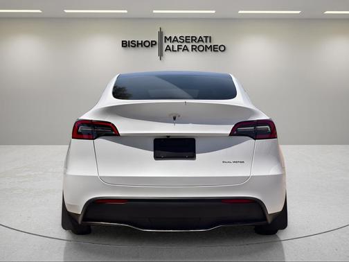 Pearl White Multi 2023 Tesla Model Y Long Range