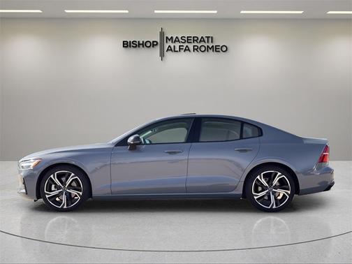 2024 Volvo S60 B5 Core Dark Theme