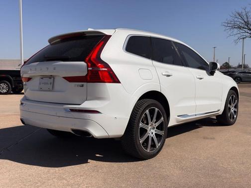 2018 Volvo XC60 Recharge Plug-In Hybrid T8 Inscription