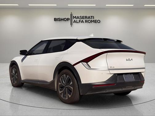 2022 Kia EV6 Light