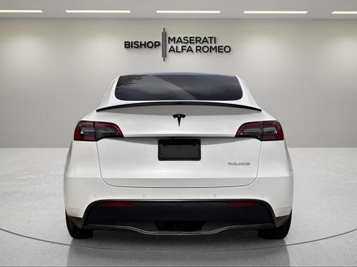 White 2022 Tesla Model Y Performance
