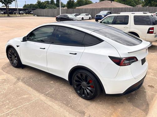 White 2022 Tesla Model Y Performance