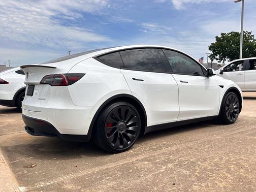 White 2022 Tesla Model Y Performance