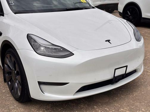 White 2022 Tesla Model Y Performance