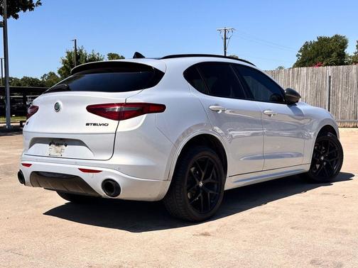 Lunare White Metallic 2020 Alfa Romeo Stelvio Ti Sport