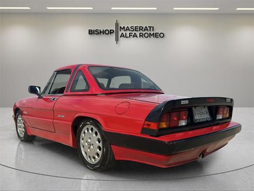 1989 Alfa Romeo Spider Quadrifoglio
