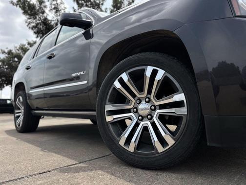Iridium Metallic 2017 GMC Yukon Denali