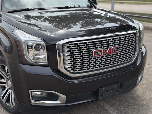 Iridium Metallic 2017 GMC Yukon Denali