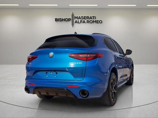 2022 Alfa Romeo Stelvio Veloce