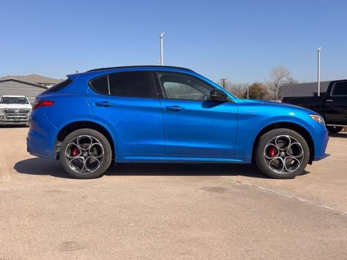 2022 Alfa Romeo Stelvio Veloce